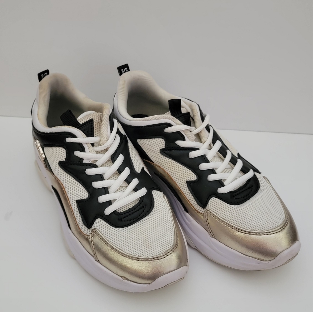 Guess Seeing Chunky Sneaker Size 7